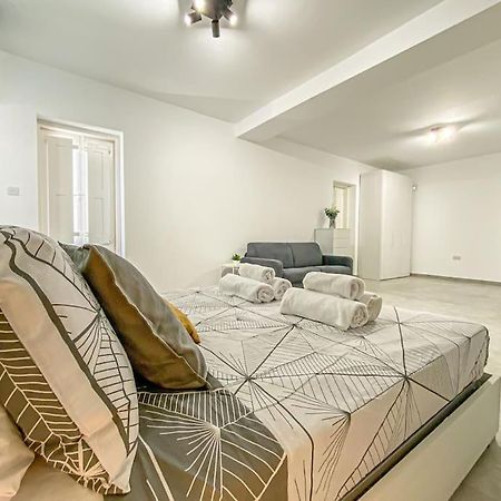 Designer Duplex Penthouse In Floriana Apartamento Exterior foto