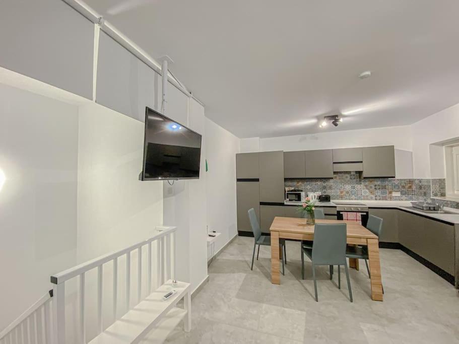 Designer Duplex Penthouse In Floriana Apartamento Exterior foto