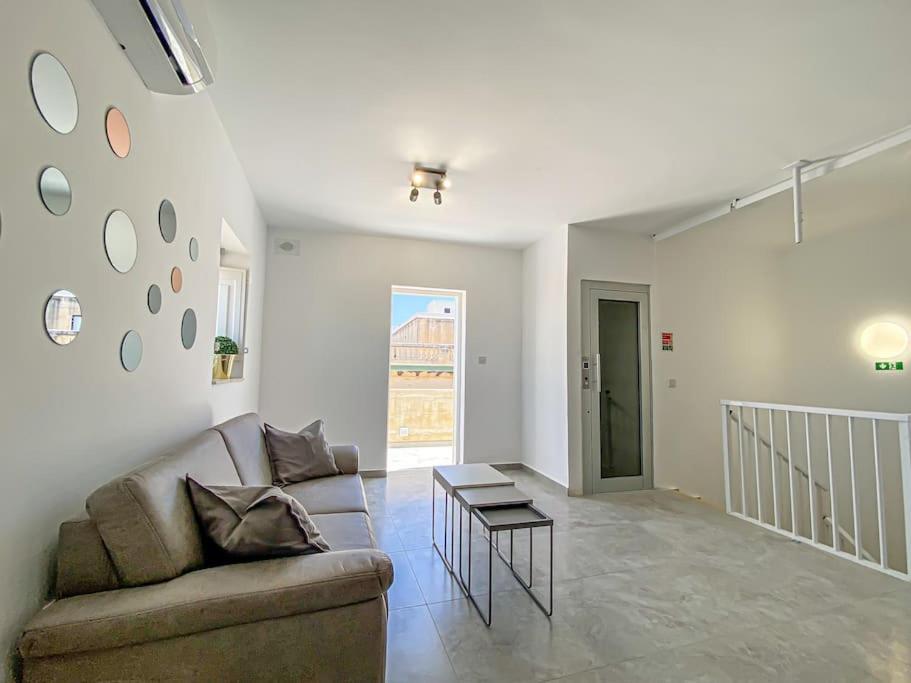 Designer Duplex Penthouse In Floriana Apartamento Exterior foto