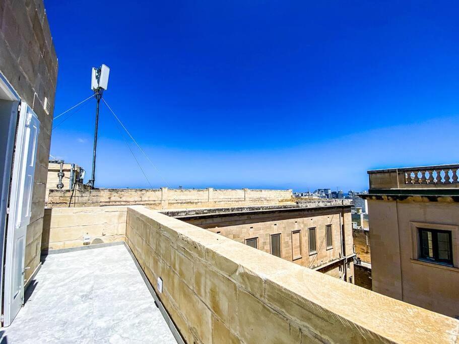 Designer Duplex Penthouse In Floriana Apartamento Exterior foto